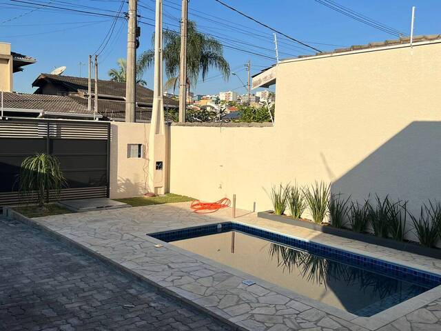 Casa para Venda em Atibaia - 3