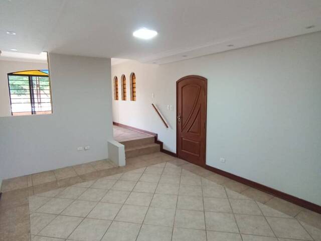 Casa para Venda em Atibaia - 4